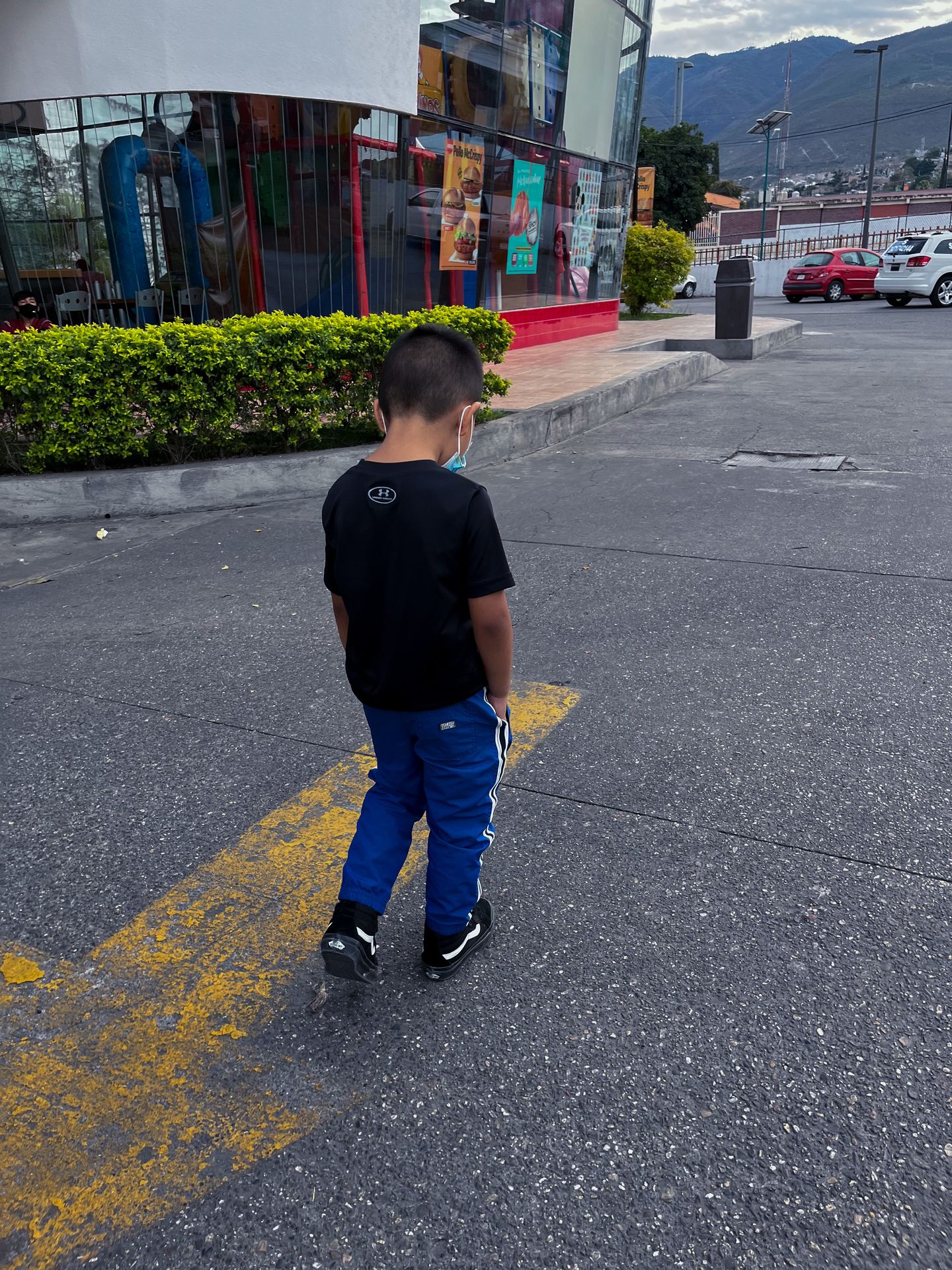 Photo U4BDWv00.S_4ov0KEmxaMaV;M_r;RQkEW?NH