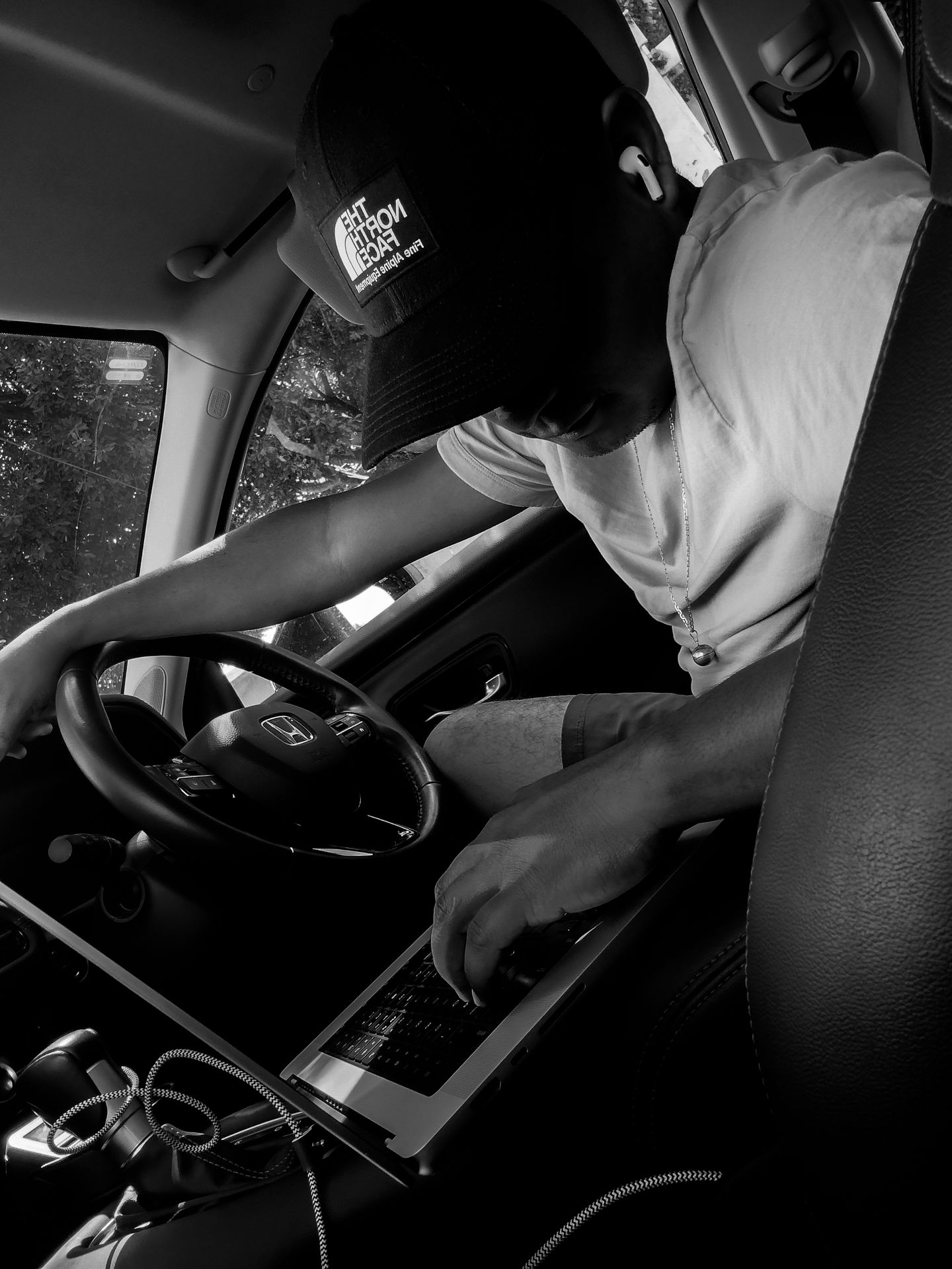 Photo UA8z.G9Fxuxu~qD%xut7M{Rjt7M{9Fayt7M{